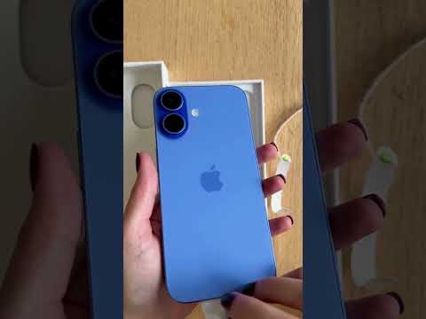 Unboxing the iPhone 16 in Ultramarine