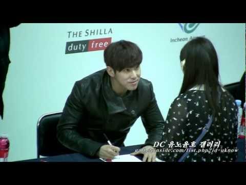 Yunho, 121210 Shilla signing event
