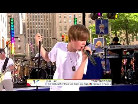 Justin Bieber - Never Say Never (Today Show 2010 06 04) HD