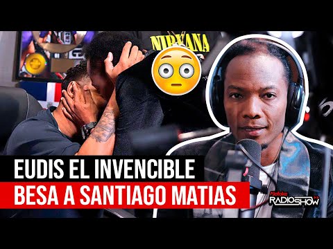 EUDIS EL INVENCIBLE BESA A SANTIAGO MATIAS EN PLENA ENTREVISTA!!!