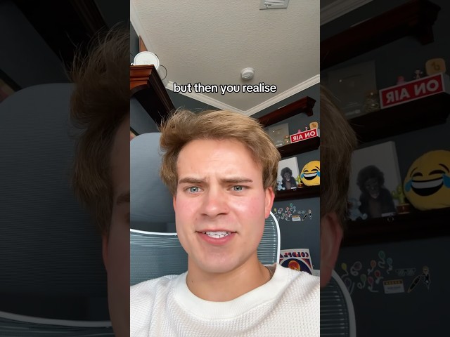 POV I’m your iPhone keyboard