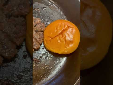 🦬 #bison #colorado ground bison 90% lean 10% fat without antibiotics no hormones iron cast USA🇺🇸