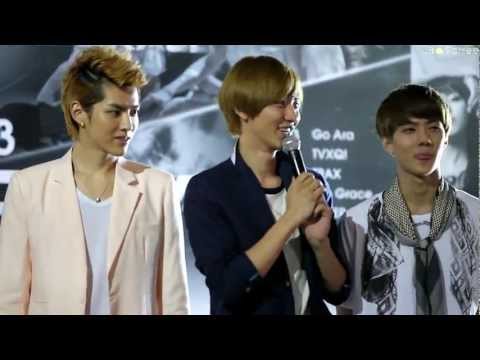 {FANCAM} 120810 SM Art Exhibition - Chanyeol Talk