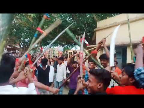 हमारे गांव का महावीर झंडा बहुत धूमधाम से मनायाजाता है