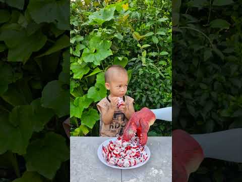 cute baby and dinosaur! p56 🦖🤣👶