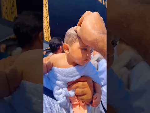 Makkah 🕋 me cutebaby 🤲💯 #shorts #youtubeshorts #hajj #umrah #shortsfeed #viral  #islamicgmworld786