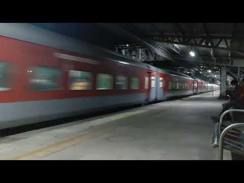 AK Rajdhani Running With Duronto Exp Rake