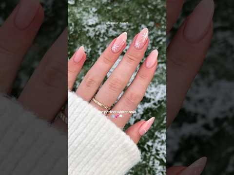 Christmas Nails Day 4- Snowflakes ❄️ DIY Gel Nail Tutorial | #nails #nailart #christmas