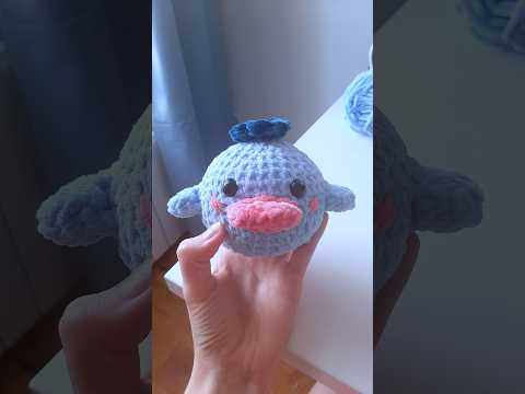 Vidéo Crocheting a wee duck  #crochet #shorts
