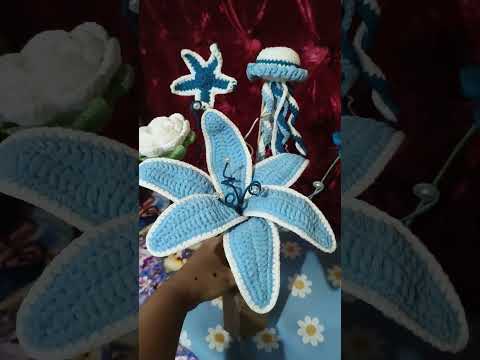 assembling another #crochet #flower #bouquet 💙 #shorts