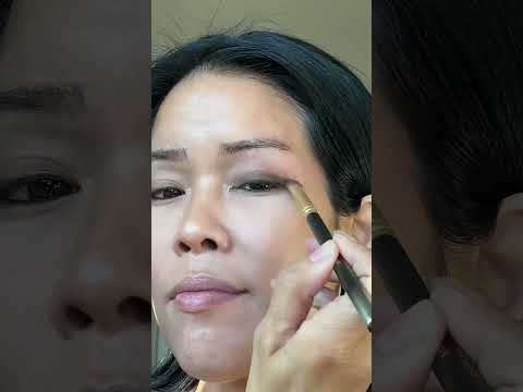 Testing the Laura Geller Beauty All Day Essentials Eye Kit smooth, buildable, and perfect for