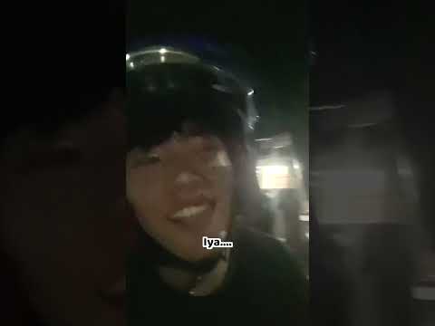 Beginilah Gaya Driver Ojek Online Om-Om di Indonesia