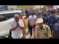 Vice President of India Jagdeep Dhankhar offers prayer Baba Neem Karoli Maharaj in Kainchi Dham  - 04:19 min - News - Video