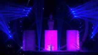 Beyoncé performs ‘XO’ | BRIT Awards 2014