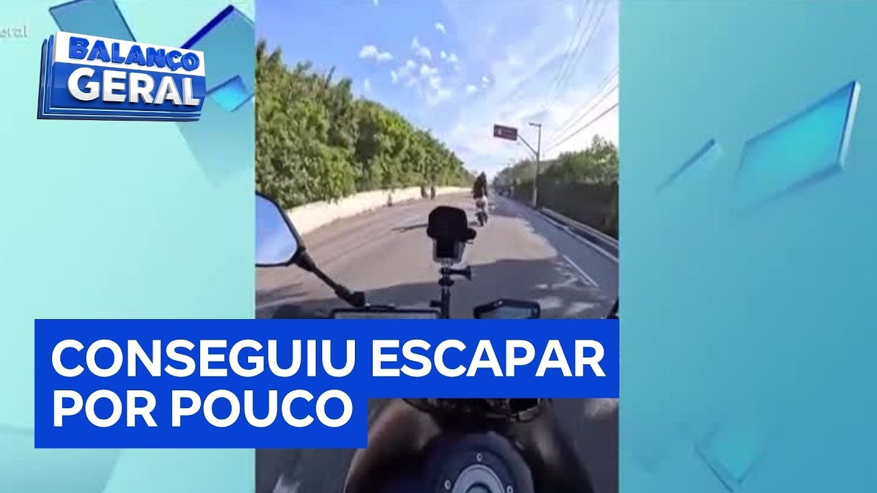Motociclista grava tentativa de assalto na Rodovia nos Imigrantes em São Bernardo do Campo SP