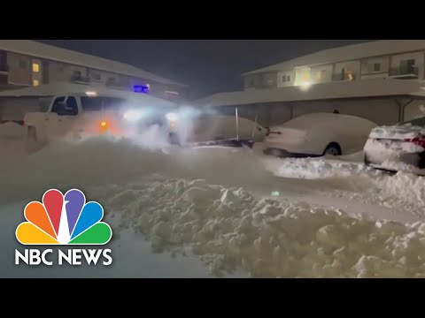 Severe storm drops heavy snow across the Midwest