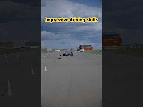 BBMW M8 Avoiding Obstacles At 180 km/h