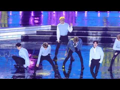 NCT: Slides and falls @ Dream Concert 2018
