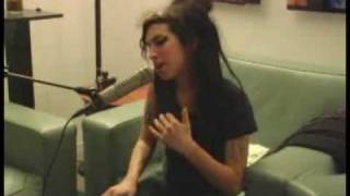 Amy Winehouse - Valerie (Live) thumbnail