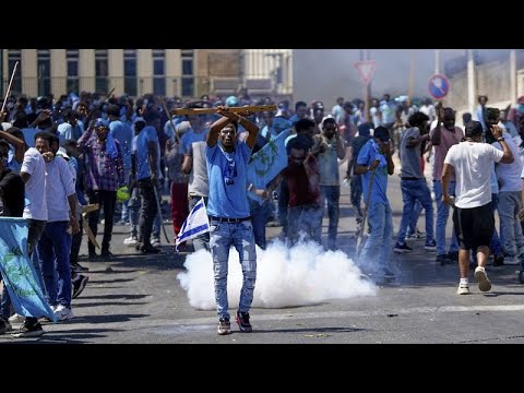 Tel Aviv, violenti scontri tra polizia e richiedenti asilo eritrei: almeno 160 i feriti