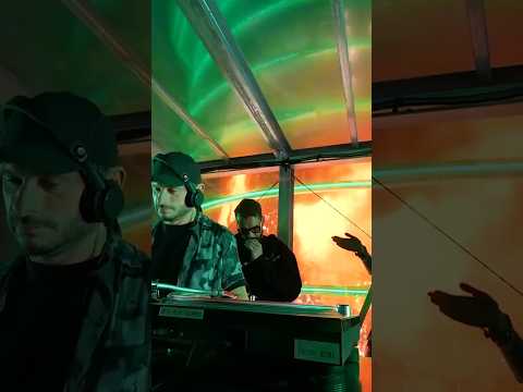@andycofficial playing the new Tall Order ‘Escape’ remix at EDC #dnb #drumandbassuk #ramrecords