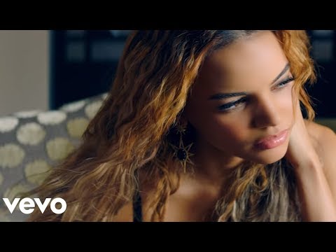 Leslie Grace, Becky G - Díganle (Official Music Video)