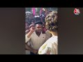 Priyanka Gandhi Viral Video: प्रचार के दौरान पिता की प्रतिमा देख Priyanka Gandhi ने दौड़ लगाई  - 01:07 min - News - Video