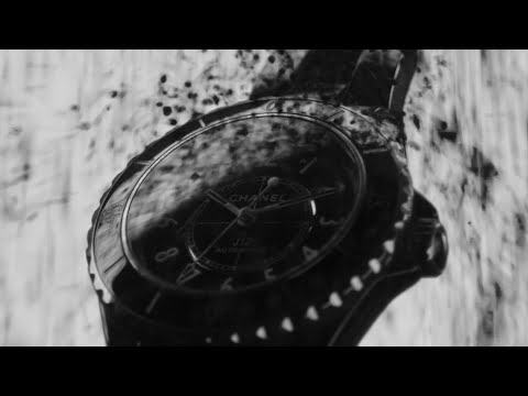 J12 vs. the Sand – CHANEL Watches