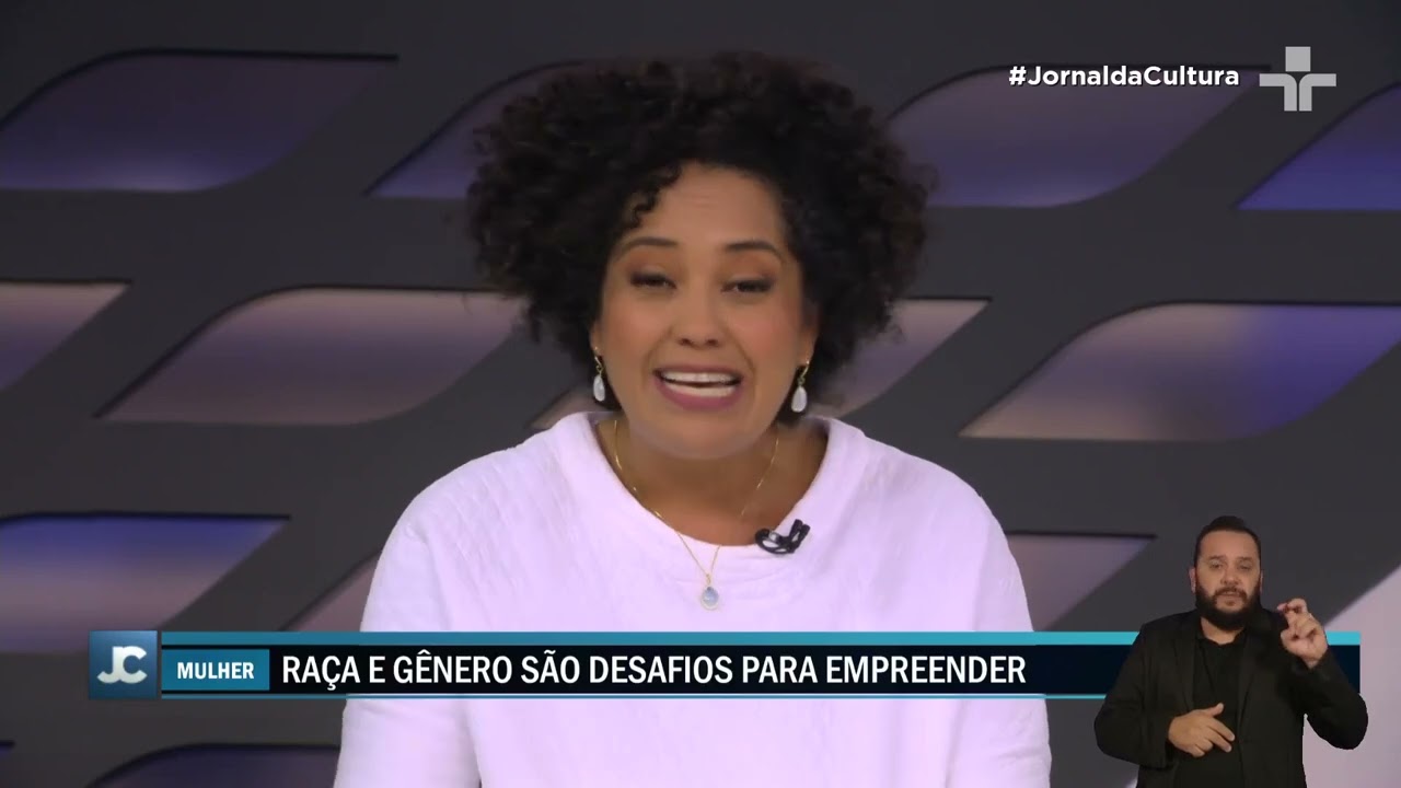 “O racismo explica”, diz Bianca Santana sobre a desigualdade salarial de mulheres negras