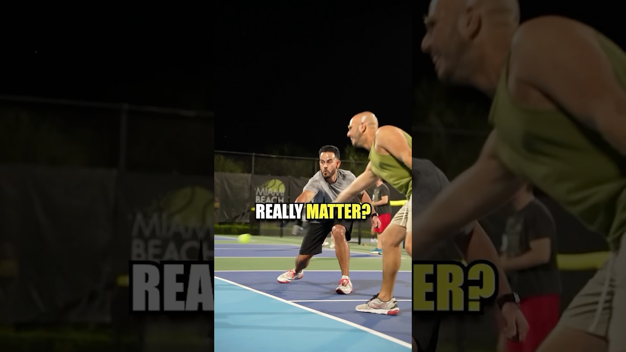 Does Your Pickleball Paddle Really Matter? ❓🤨 #pickleball #pickleballvideos #pickleballcontent