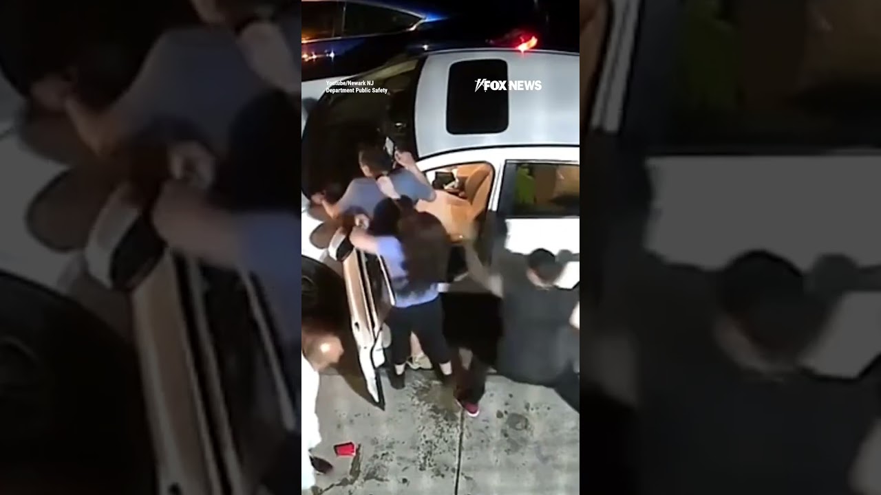 DISTURBING: Man BRUTALLY attacked over parking space #foxnews #news #shorts #car #crimenews