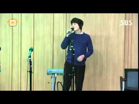 141124 컬투쇼 규현 광화문에서 라이브(kyuhyun sing at Gwanghwamun)