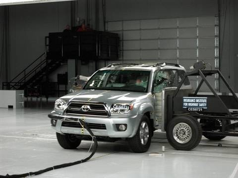 Видео краш-теста Toyota 4runner 2003 - 2009