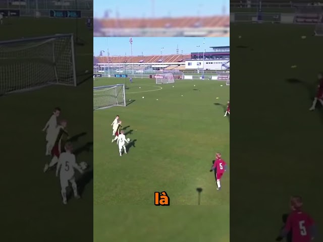 Pha xử lý 200IQ của thủ môn #shorts #bongda #football