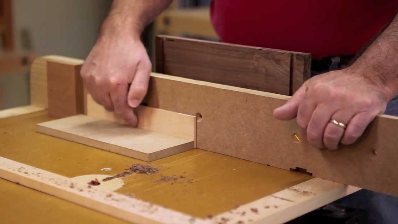 Dovetail Joinery with a Router - YouTube