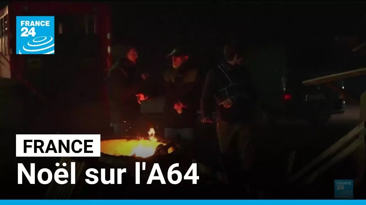 Noël sur l'A64 : les agriculteurs restent mobilisés pendant les fêtes • FRANCE 24