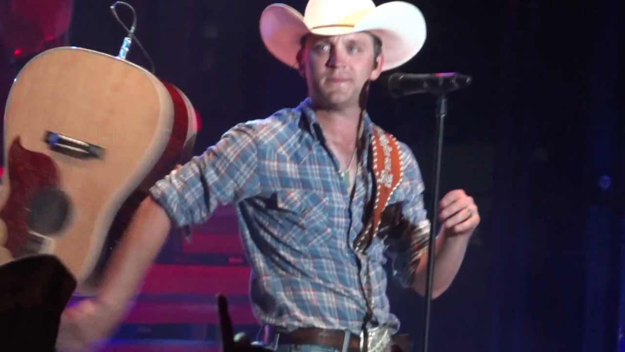 Justin Moore Small Town USA - YouTube