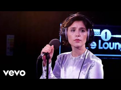 Jessie Ware - Alone in the Live Lounge