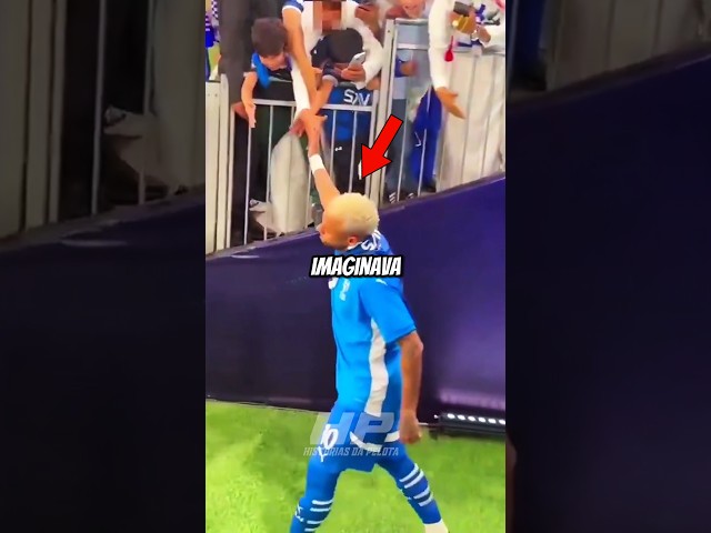 Veja o que esse torcedor fez com o Neymar 😲. #futebol