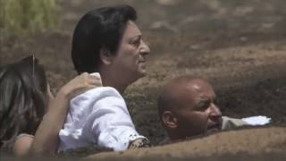 الحلقة 27 : محمد الحلو ينطق الشهادتين فى معركته مع سحلية رامز فى رامز ...