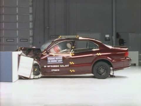 Tes crash video Mitsubishi Galant 1997 - 2004