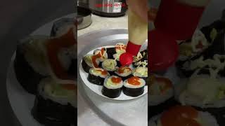 Cách làm cơm cuộn rong biển.. tại nhà