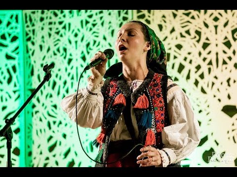 Maria-Casandra Hausi - Cine iubește și lasă... Roots Revival Romania