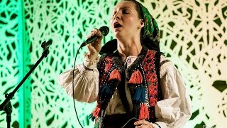 Maria-Casandra Hausi - Cine iubește și lasă... Roots Revival Romania