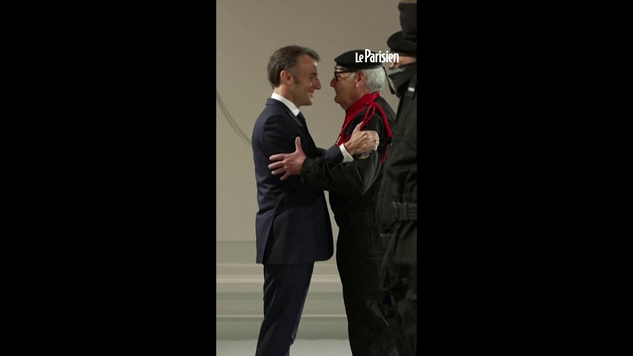Les héros du Bataclan décorés 10 ans après par Emmanuel Macron