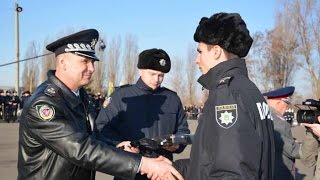 Ректор ХНУВС вручив курсантам-випускникам погони лейтенантів поліції 