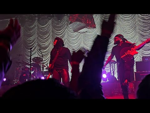 Mutts Don't Heel Tour: Leon Thomas - LUCID DREAMS/VIBES DON'T LIE