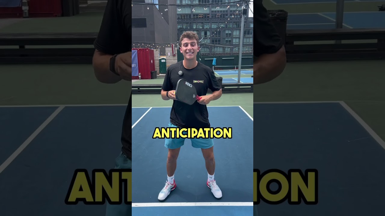Learn Paddle Tracking in 60 seconds! 🎯⏱️ #pickleball #pickleballtips #shorts