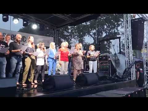 Eko Dni Bobolic - wspólne wykonanie piosenki Teresy Ulickiej - Moje Miasto Bobolice