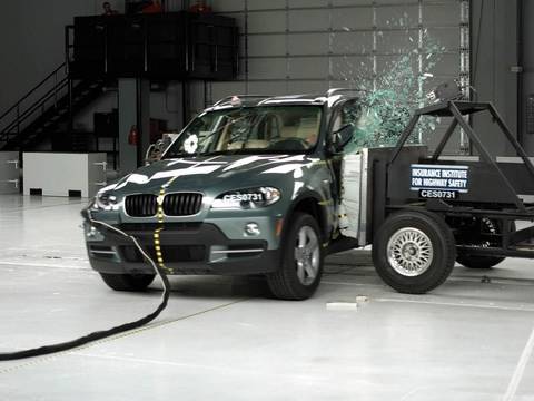 Test de crash vidéo BMW X5 E70 2007 - 2009